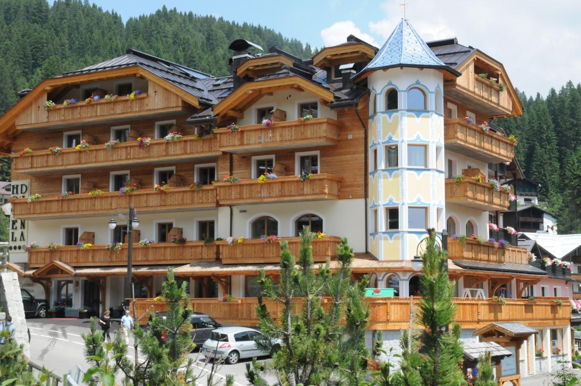 Boutique Hotel Diana มาดอนนาดีกัมปิโญ ภายนอก รูปภาพ