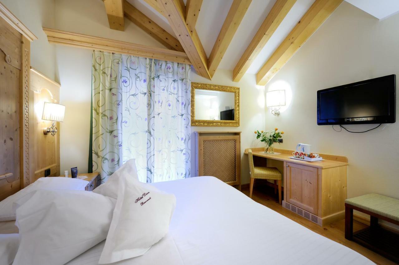 Boutique Hotel Diana มาดอนนาดีกัมปิโญ ภายนอก รูปภาพ