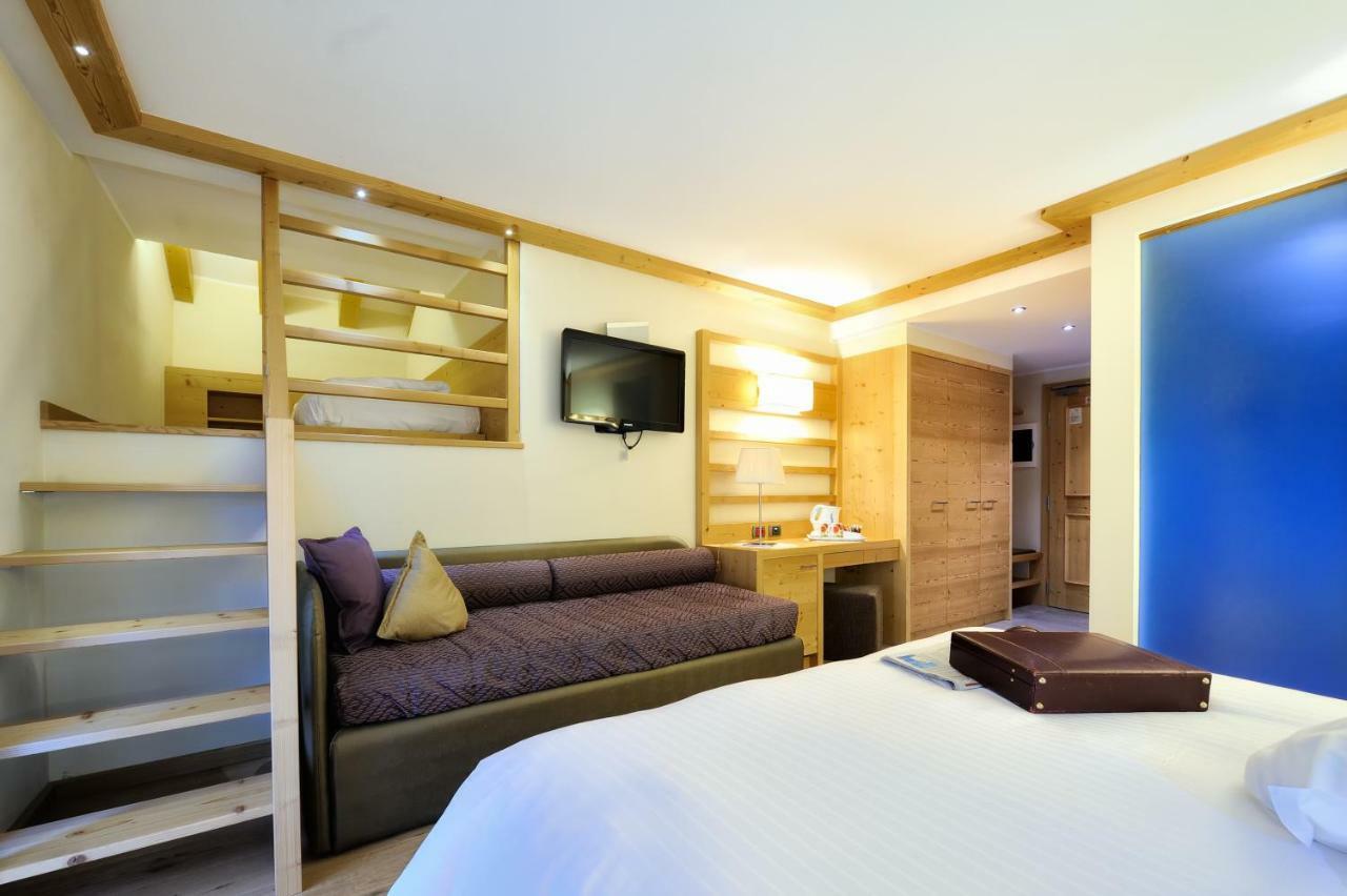 Boutique Hotel Diana มาดอนนาดีกัมปิโญ ภายนอก รูปภาพ
