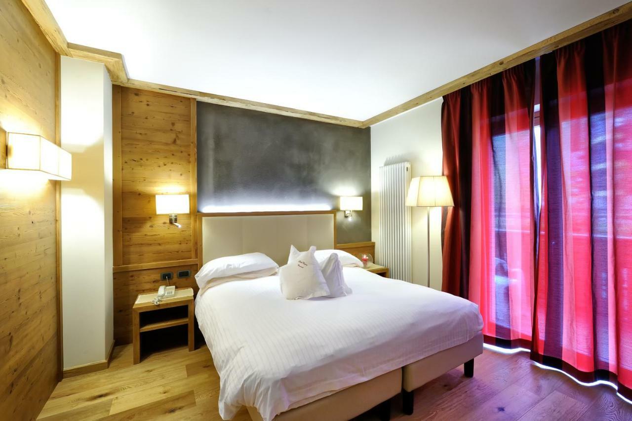Boutique Hotel Diana มาดอนนาดีกัมปิโญ ภายนอก รูปภาพ