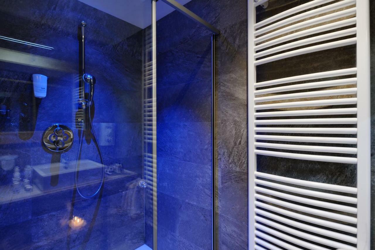 Boutique Hotel Diana มาดอนนาดีกัมปิโญ ภายนอก รูปภาพ
