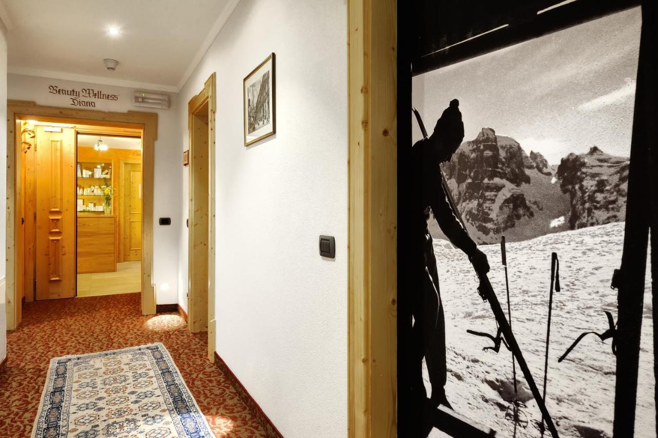 Boutique Hotel Diana มาดอนนาดีกัมปิโญ ภายนอก รูปภาพ